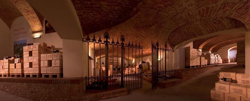 Albergo Dell'Agenzia Бра Екстериор снимка
