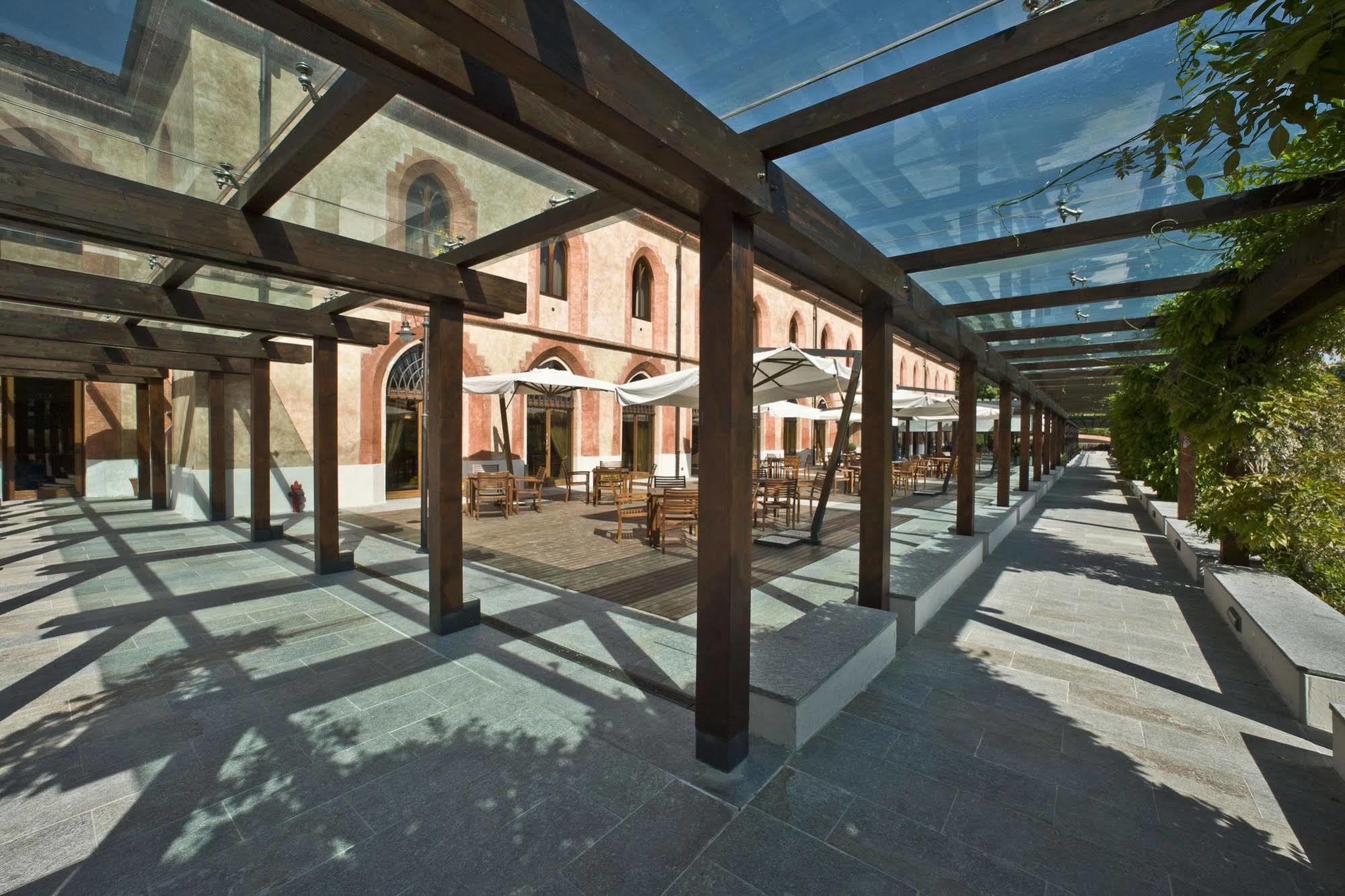 Albergo Dell'Agenzia Бра Екстериор снимка